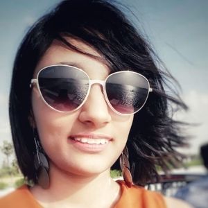 Meet your Posher, Yesha